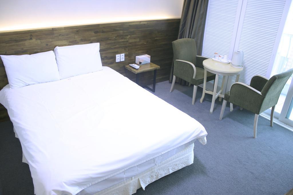 Hotel Ocean View Ilsan Ni Buitenkant foto