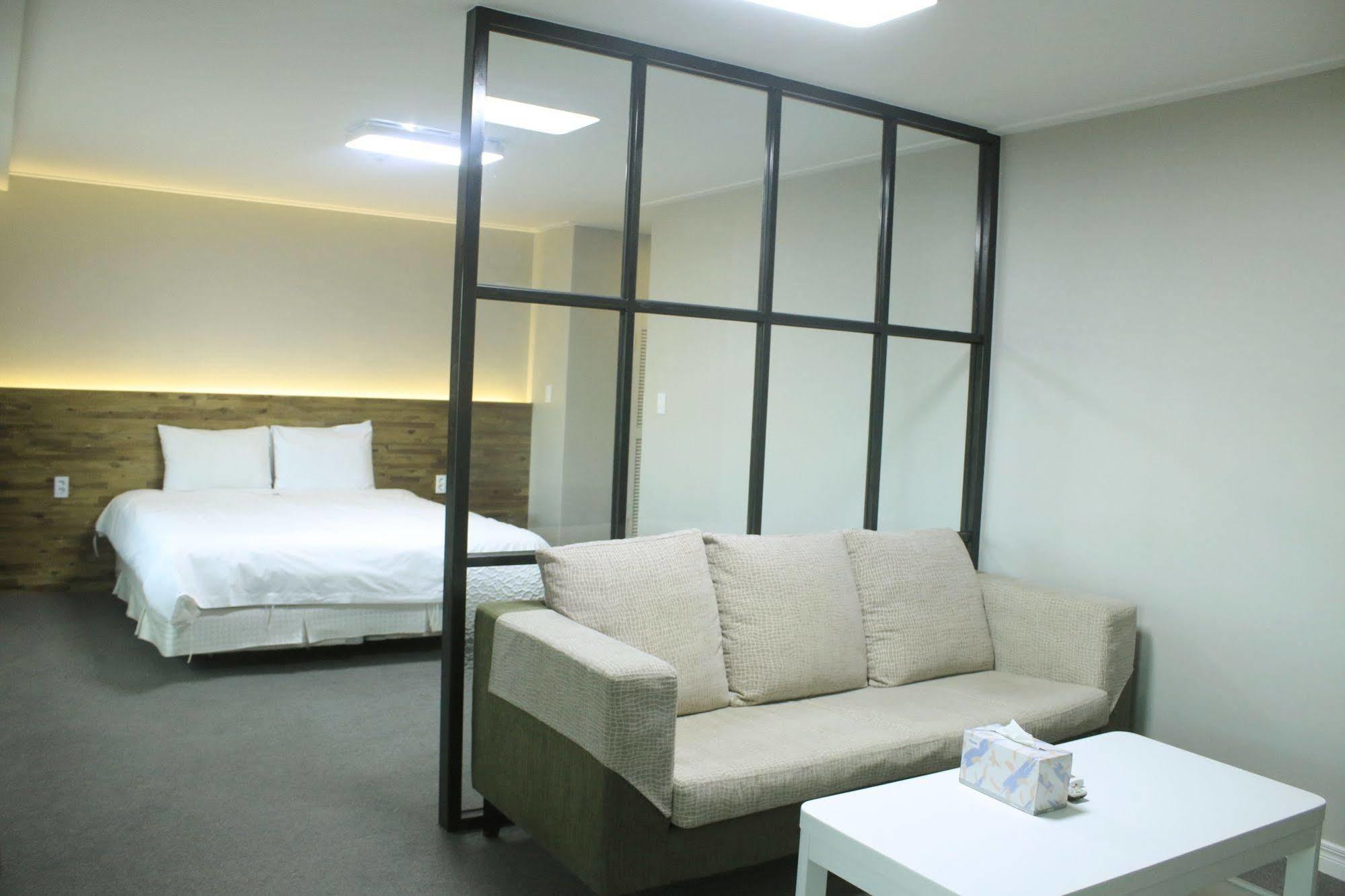 Hotel Ocean View Ilsan Ni Buitenkant foto